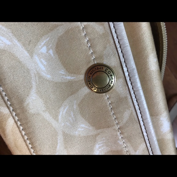 Small Coach Handbag - Picture 2 of 2